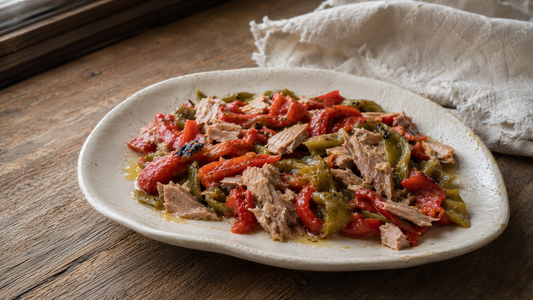 Salada de pimentos assados com atum e azeite virgem extra Galega — entrada alentejana fresca de verão