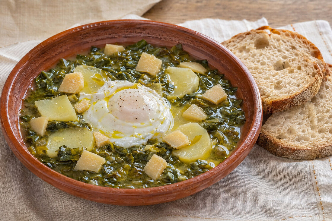 Sopa de Beldroegas à Alentejana com Queijo de Ovelha e Ovos